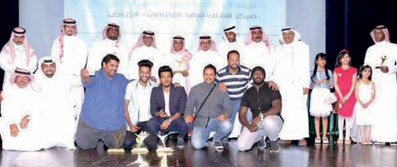 مهرجان الفرق المسرحية يوزع الجوائز
على الفرق المشاركة في حفل ختامه