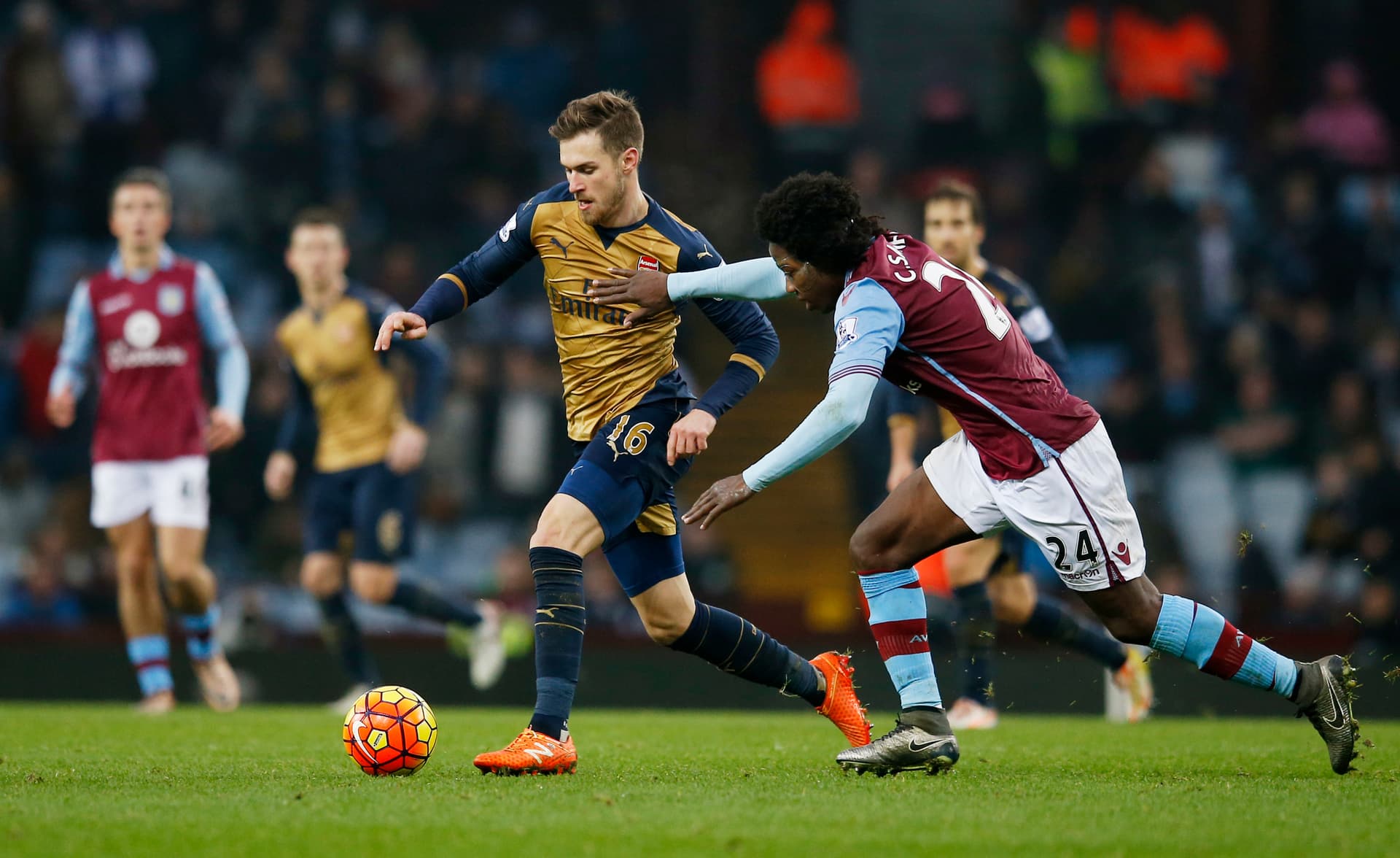 أرسنال يتصدر الدوري الإنجليزي مؤقتا بعد تغلبه على أستون فيلا