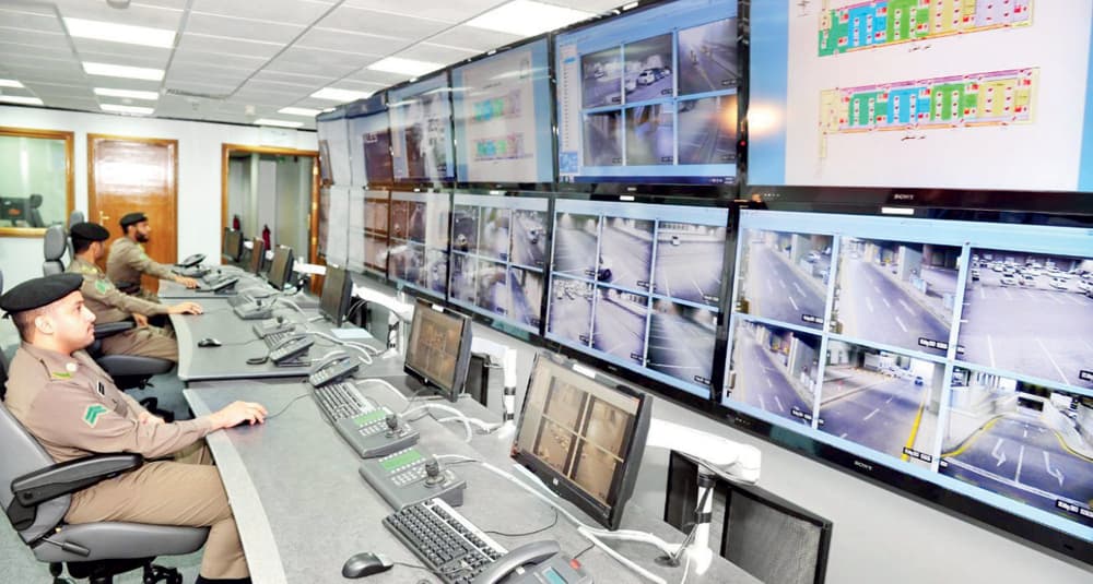 خدمات لا تنقطع
في رحاب مسجد الرسول