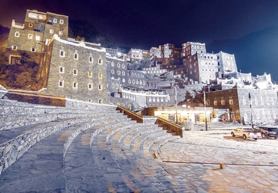 قرية رجال ألمع من القرى المختارة للتسجيل في قائمة التراث العالمي. "الاقتصادية"