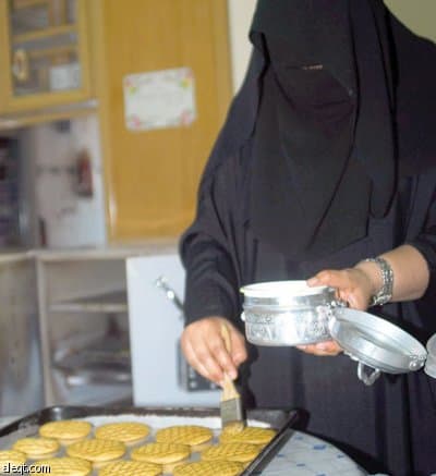 "الكليجا".. تنتظر الحضور على موائد الفنادق والطائرات