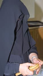 "الكليجا".. تنتظر الحضور على موائد الفنادق والطائرات