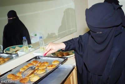 "الكليجا".. تنتظر الحضور على موائد الفنادق والطائرات