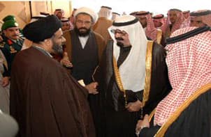 خادم الحرمين الشريفين يستقبل جمعاً من المواطنين في قصر اليمامة