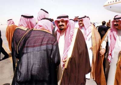 الأمير مشعل بن عبدالعزيز يصل الرياض