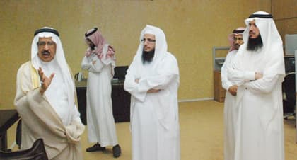 أمين غرفة الرياض يشيد بنشاطات "جاليات البديعة"