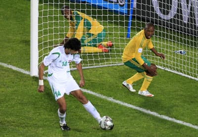 تعادل سلبي بين العراق وجنوب أفريقيا في افتتاح باهت لكأس القارات