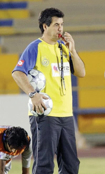 لاعبو النصر يطالبون بإقالة ديسلفا.. ويتذمرون من تدخلات بابلو