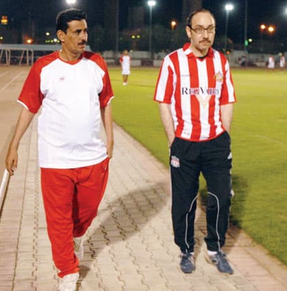 الوحدة يقيل مدربه ويعتمد أوسمته