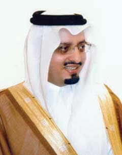 أمير عسير يوجه بتسيير قافلة «حب الوطن» لمساعدة الأسر النازحة