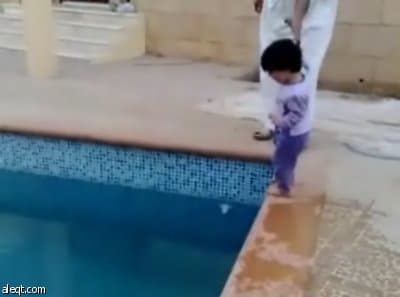 طفلة المسبح.. والعنف الأسري (شاهد الفيديو داخل الموضوع)