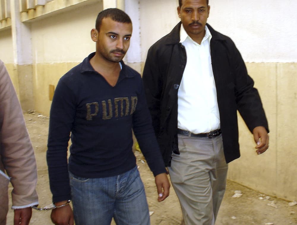 المصري هنداوي السيد محمد حسن يسلم نفسه للسلطات الامنية
