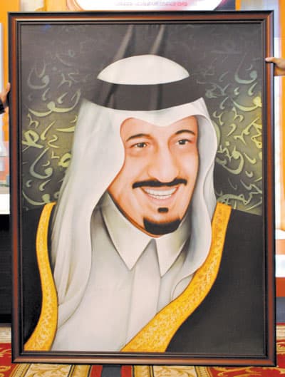 إبداع فني واختراع علمي.. هدية شباب جامعة سعود لأمير الرياض