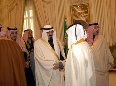 الملك لرئيسي غرف قطر والسعودية: مانريده ليس كسب التجارة بل كسب العطف على الفقير