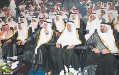 خوجة: سنصدر تنظيما يضبط عمل الصحف الإلكترونية في السعودية