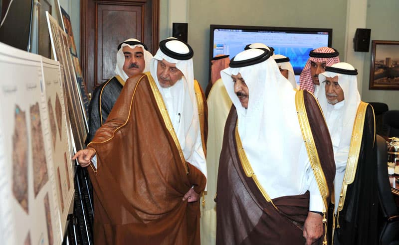 الأمير نايف يرأس اجتماع اللجنة الوزارية لمشروع معالجة وتطوير الأحياء العشوائية في مكة