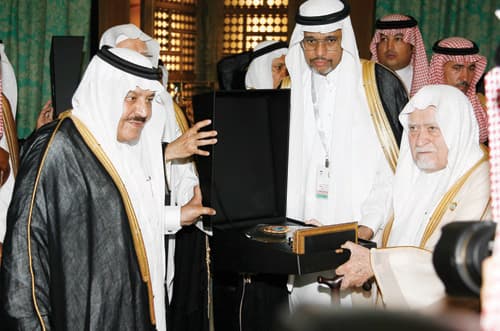 خادم الحرمين يضع 3 قضايا أمام علماء المسلمين لبحثها وعلاجها