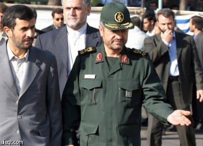 إيران تنفي أن يكون أحمدي نجاد تعرض للصفع من قائد الحرس الجمهوري