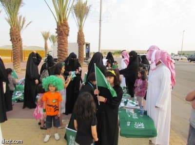 احتفالات الرياض: ساحة العروض في الدائري الشرقي تكتظ بالزائرين في وقت مبكرا
