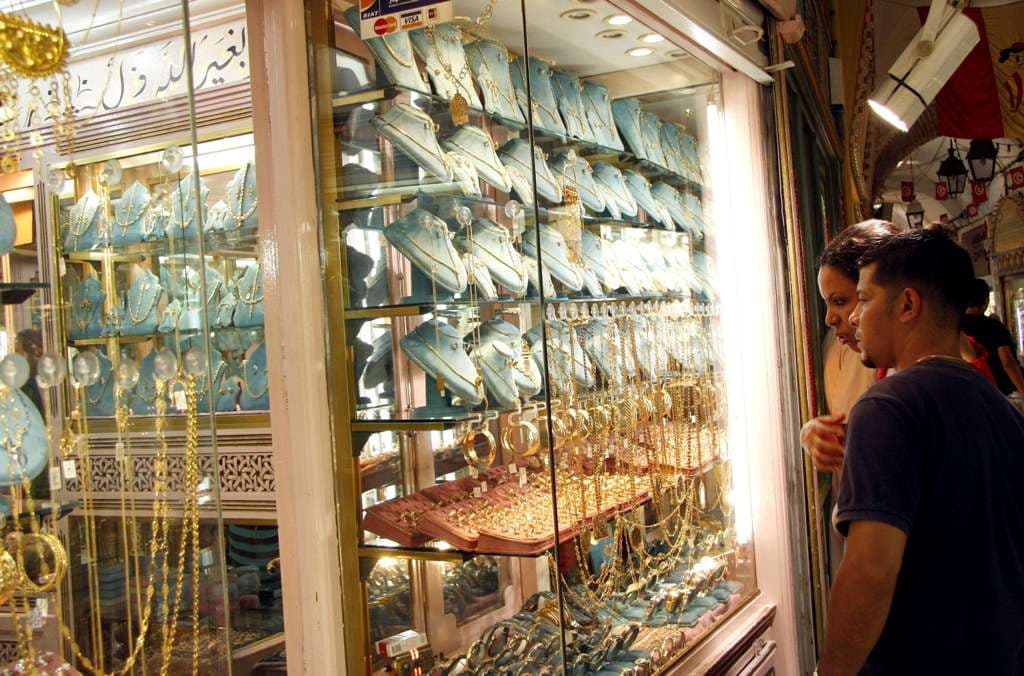 الذهب يتجه لأكبر تراجع في ثلاثة أيام منذ 28 عاما