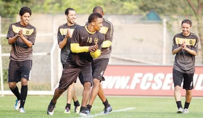الاتحاد إلى نصف نهائي القارة.. التحميل جارٍ