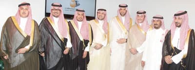 وزير الدفاع: نحن نعيش في بلد الخير والتلاحم والتعاون - فيديو