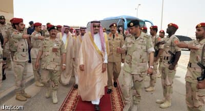 وزير الدفاع يتفقد القطاعات العسكرية في المنطقة الشمالية ويزور درع الجزيرة