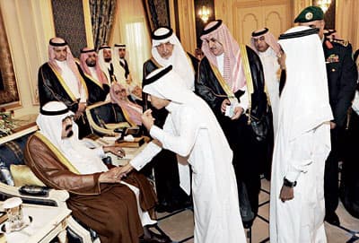 الملك لشعبه: ما أنا إلا خادم لصغيركم وكبيركم
