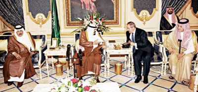 الملك لشعبه: ما أنا إلا خادم لصغيركم وكبيركم
