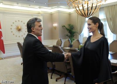انجلينا جولي تعرب عن قلقها من ظروف استقبال اللاجئين السوريين في تركيا