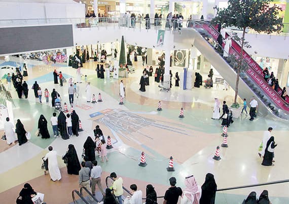 في العشر الأواخر.. محال تمدد ساعات العمل حتى الصباح