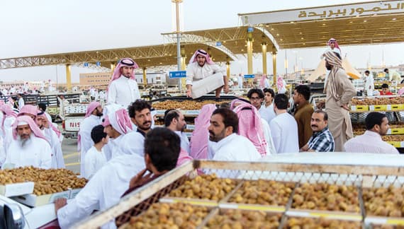 موسم التمور في بريدة يسجل 9 ملايين ريال في 5 أيام