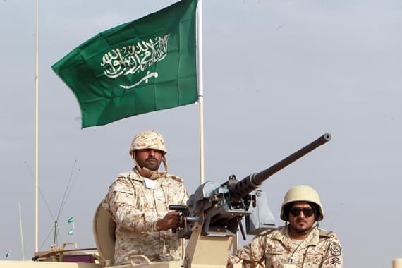 قصة مصورة : النائب الثاني يرعى ختام تمرين "ولاء وفداء 4" في الرياض