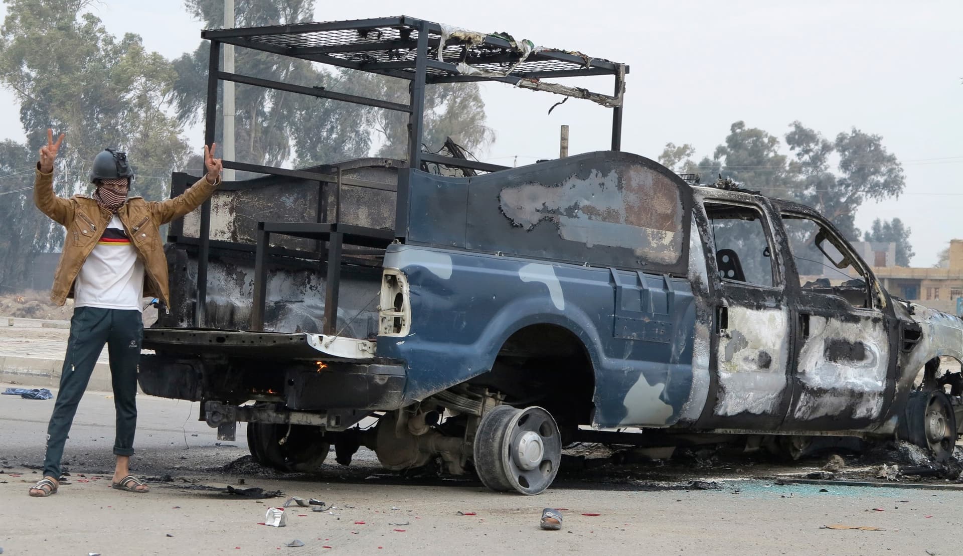 المالكي يواجه انتفاضة سياسية وشعبية.. استقالة 44 نائبا واشتباكات في الفلوجة والرمادي