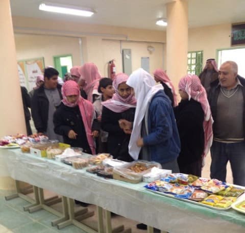 الاجواء الباردة تدفع مدرسة في الشمال لتقديم الوجبات الساخنة لطلابها في الاختبارات