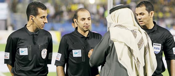 المهنا: «كل يغني على ليلاه»