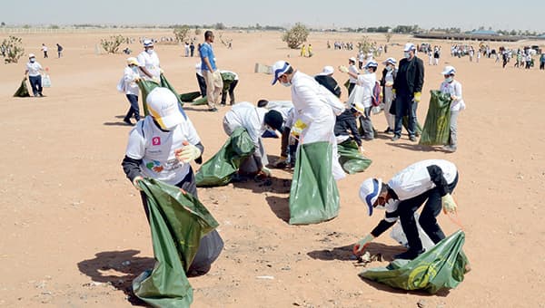 «سابك»: نستفيد من طلاب المدارس
في جمع «البلاستيك»