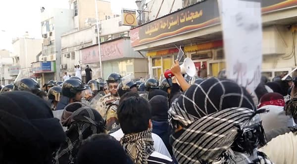 التيارات الحزبية تعمل على تفريق المسلمين
وإضعاف شوكتهم