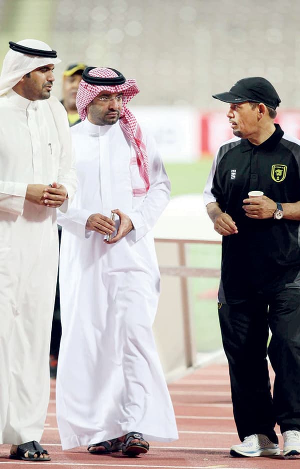 خلاف شخصي يهدد بقاء القروني مع الاتحاد