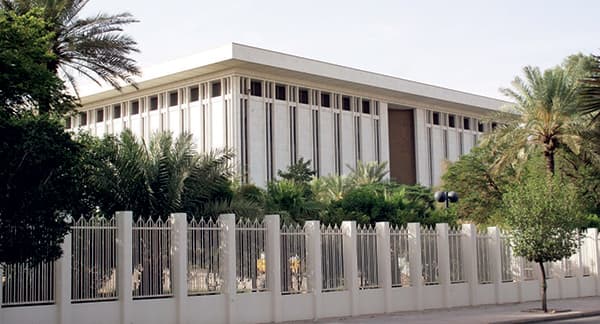 مخاوف من رفع المصارف أسعار الفائدة لتعويض إلغاء «التراكمية»