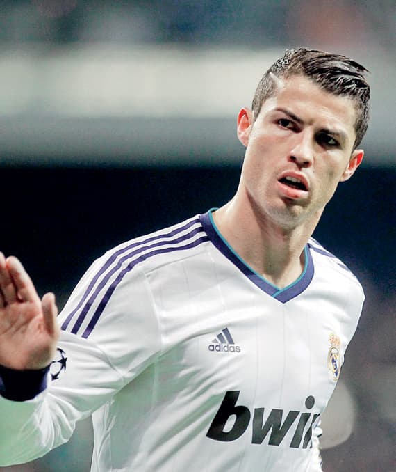 رونالدو حائر بين برشلونة والمونديال