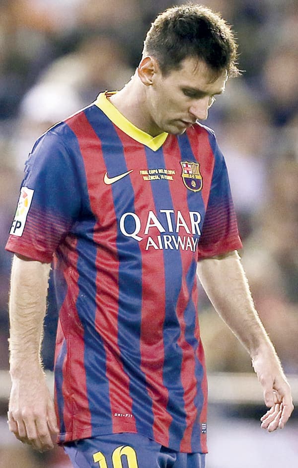 برشلونة .. بيت من ورق