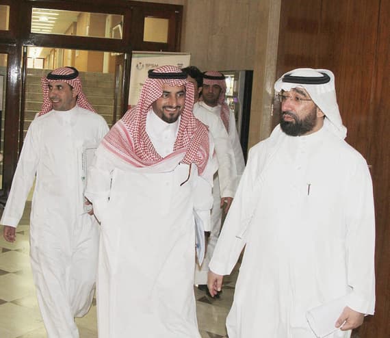 الجبرين .. الهروب من مخرج الطوارئ