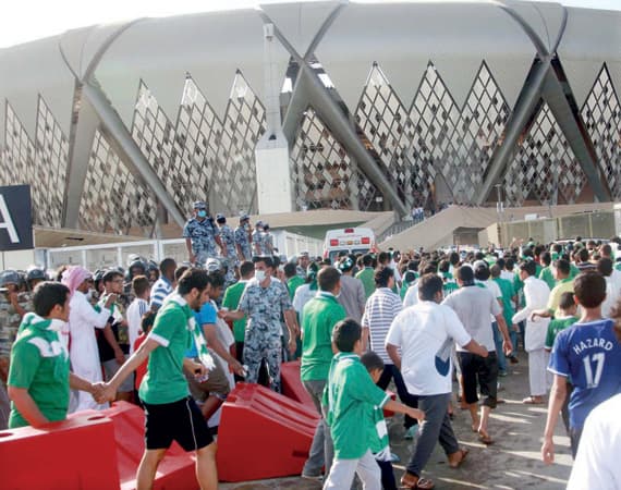 مشي .. ورقص .. ودخول بلا تذاكر