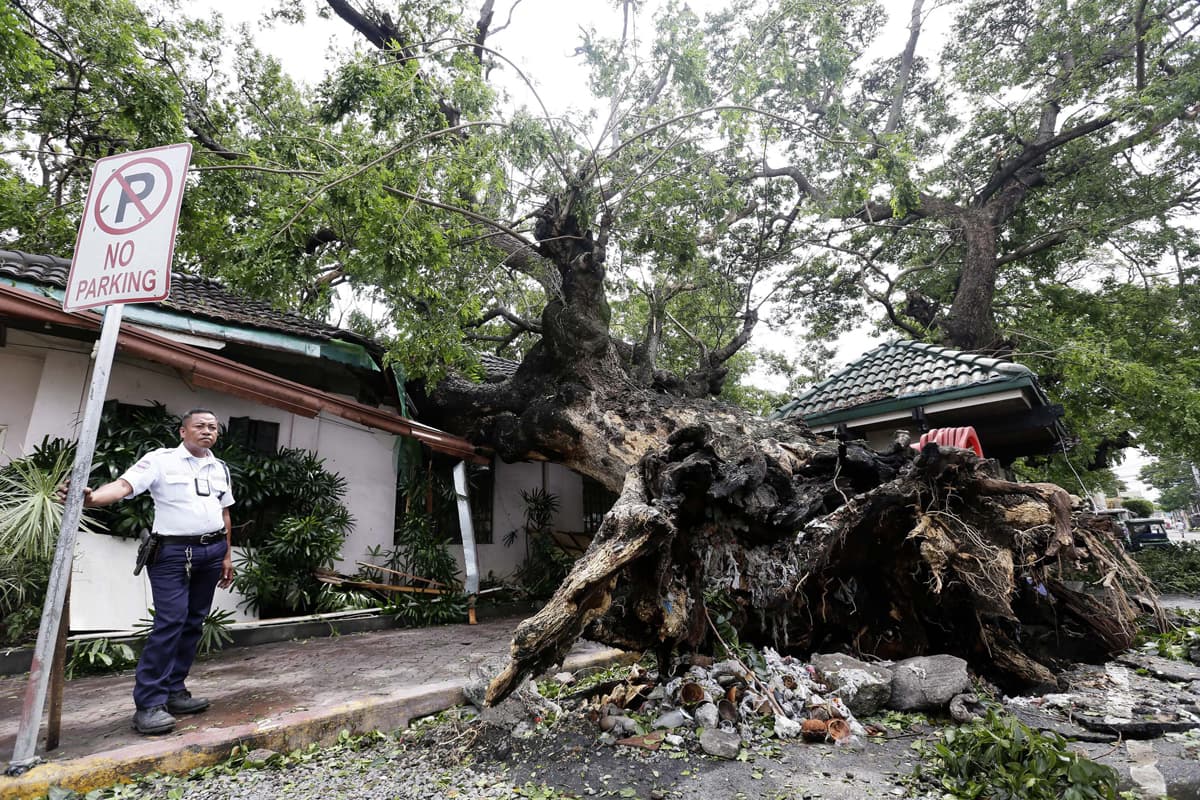 قصة مصورة : اعصار الفلبين يوقع 38 قتيلا