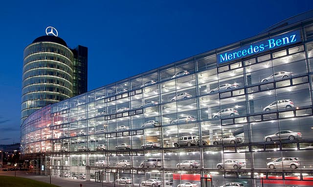 "مرسيدس بينز" تركز جهدها على إنتاج سيارة صغيرة طراز "سمارت"