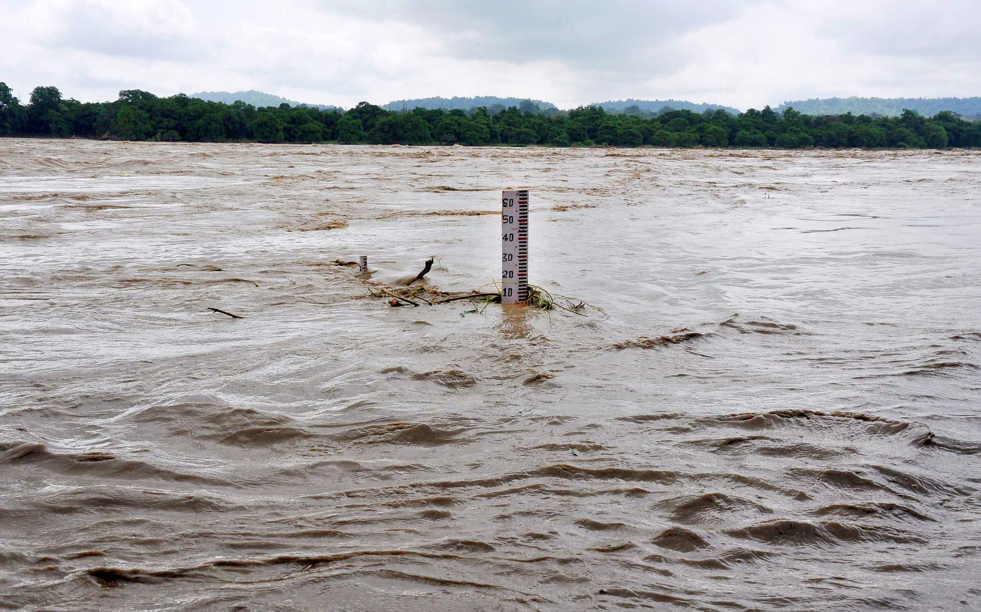 الأمطار الموسمية تغمر 200 قرية هندية وتقتل 21 على الأقل