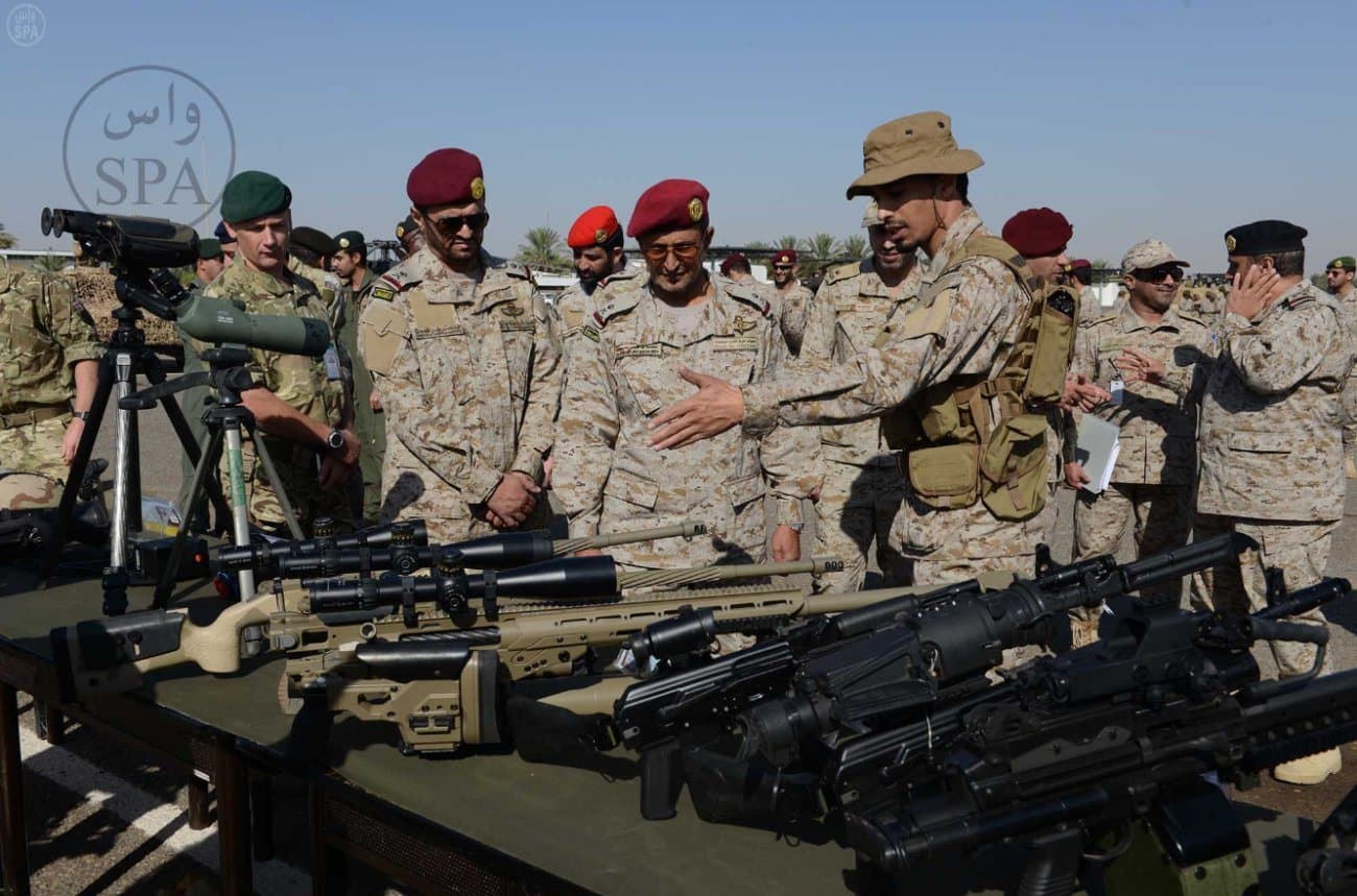 قصة مصورة: التمساح الأحمر يجمع القوات السعودية والبريطانية في تبوك