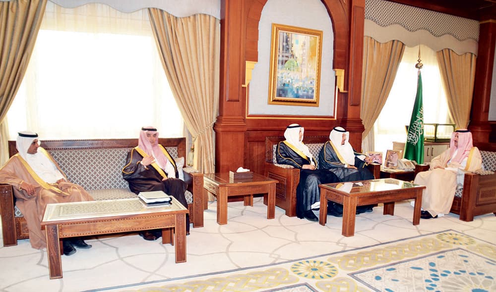 أمير المدينة المنورة يعزي القيادة مقدما لها البيعة نيابة عن أهالي المنطقة