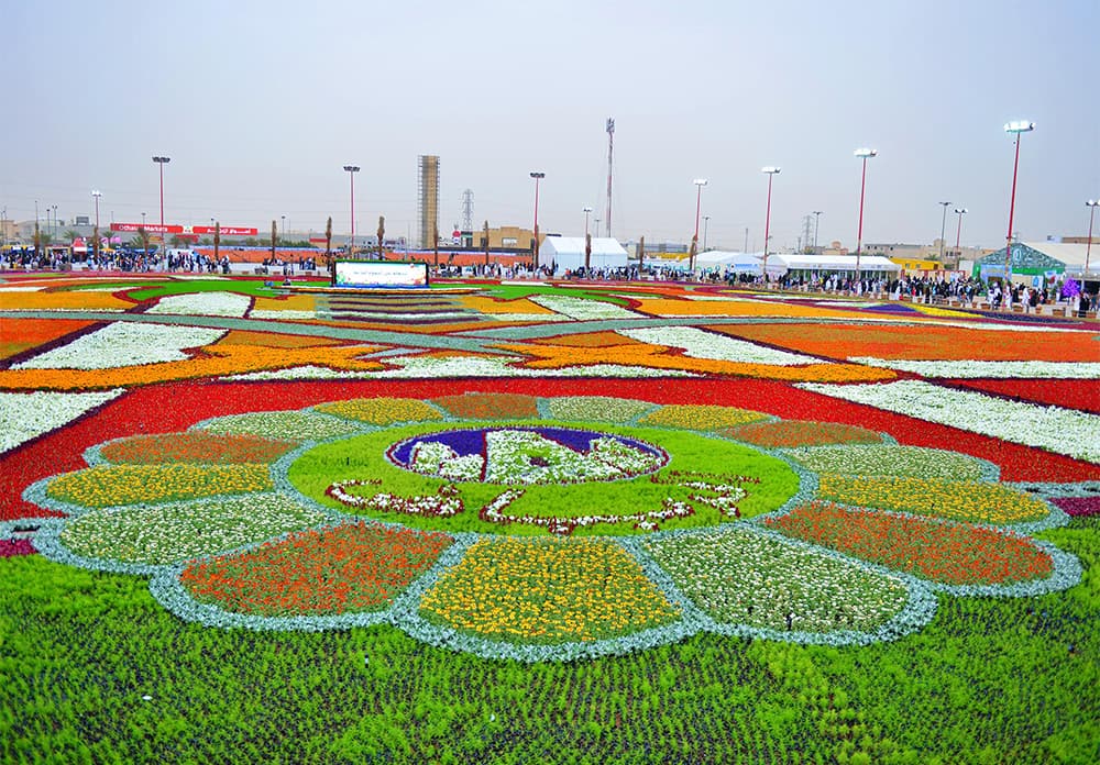 قصة مصورة: أمين الرياض يفتتح مهرجان ربيع الرياض الحادي عشر